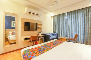 FabHotel JHS Studio- Nr. Phase 1 Metro Station Gurgaon