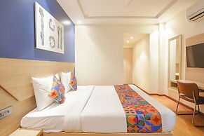 FabHotel JHS Studio- Nr. Phase 1 Metro Station Gurgaon