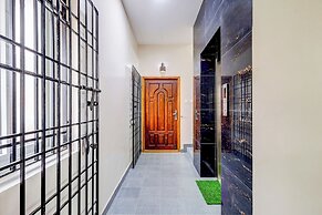 FabHotel Home Tree Service Apartment I