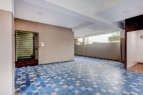 FabHotel Home Tree Service Apartment I