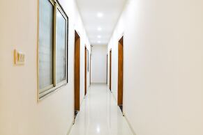 FabHotel Grand Giriraj