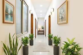 FabHotel Grand Giriraj
