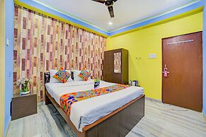 FabHotel Nest