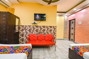 FabHotel Nest