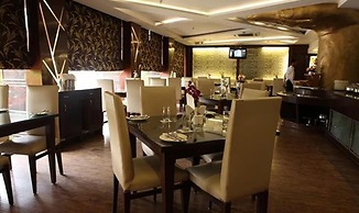 Fabhotel Prime B City Mark