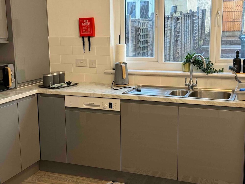3-bed Home, Sleeps 8, Ideal for Large Groups
