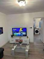 3-bed Home, Sleeps 8, Ideal for Large Groups