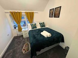 3-bed Home, Sleeps 8, Ideal for Large Groups