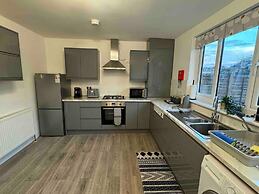 3-bed Home, Sleeps 8, Ideal for Large Groups