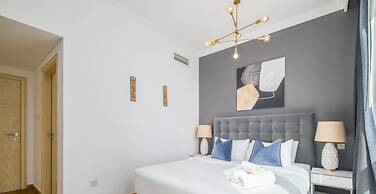 LUX The JBR Beach Sea View Suite