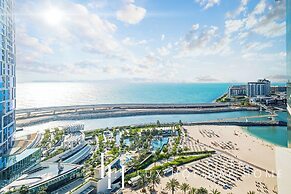 LUX The JBR Beach Sea View Suite