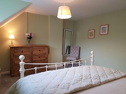 Cruck Cottage