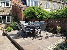 Cruck Cottage