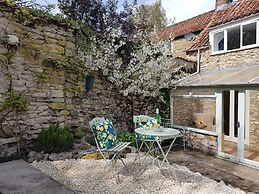Cruck Cottage
