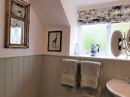 Cruck Cottage