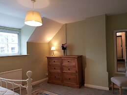 Cruck Cottage
