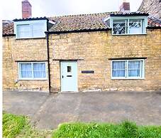 Cruck Cottage