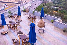 Blue Pyramids Eyes Hotel