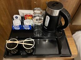 Avenue Suites