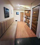 Avenue Suites