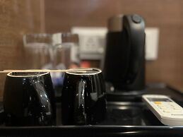 Avenue Suites