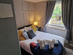 Charming 1-bed Studio Annex,parking,kitchen,wifi