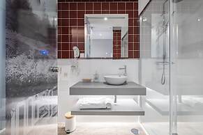 King David Suites 501 by Homie