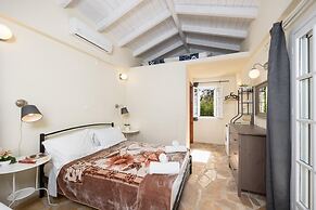 Agathi Cottage in Longos