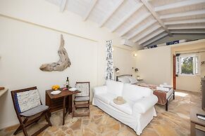 Agathi Cottage in Longos
