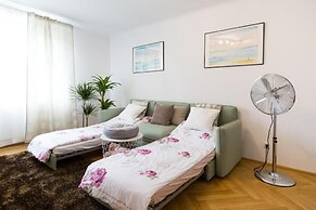 Apartment Rudolfsplatz Check in 15h to 22h Only