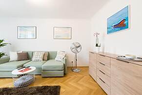 Apartment Rudolfsplatz Check in 15h to 22h Only