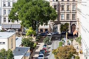 Apartment Rudolfspark Check in 15h to 22h Only