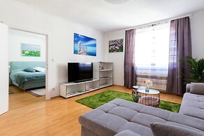 Apartment Rudolfspark Check in 15h to 22h Only