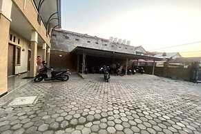 OYO Life 93284 Kos Cendana Raya