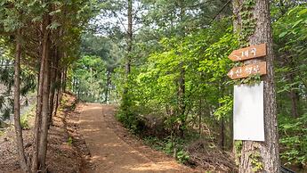 Hoengseong Withpet Village