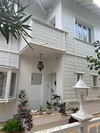 Ece Suit Büyükada