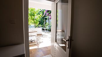 Ece Suit Büyükada