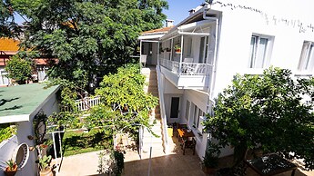 Ece Suit Büyükada