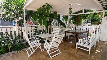 Ece Suit Büyükada