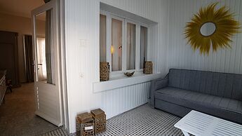 Ece Suit Büyükada