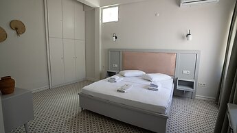 Ece Suit Büyükada