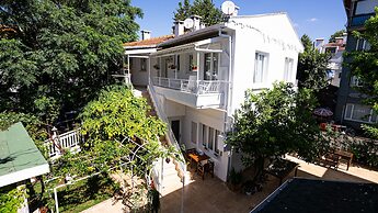 Ece Suit Büyükada