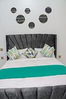 Lux Suites Royal Oak Residency