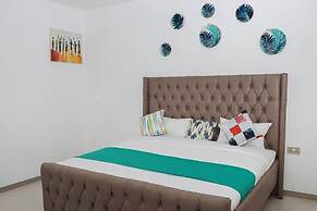 Lux Suites Royal Oak Residency