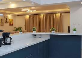 Lux Suites Royal Oak Residency