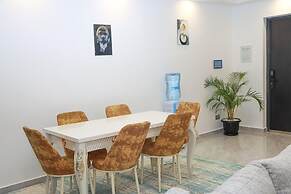 Lux Suites Royal Oak Residency