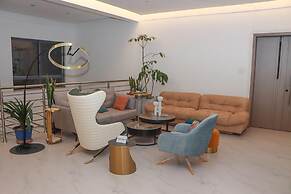Lux Suites Royal Oak Residency
