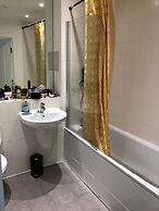 Impeccable 2-bed Apartment in Orpington