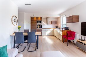 Betty by Q4Apartments