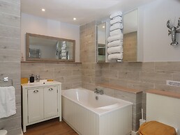 Waterland Farmhouse
